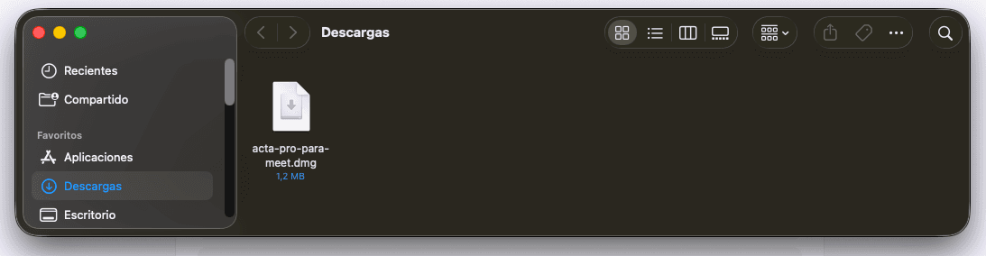 Finder abierto en Descargas con el archivo acta-pro-para-meet.dmg